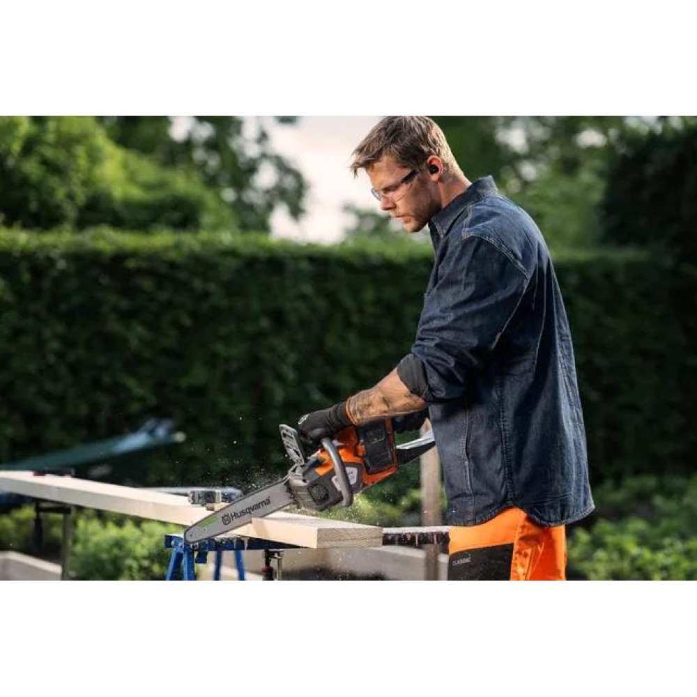 Pilarka akumulatorowa Husqvarna 215i - Zestaw 2 Ah